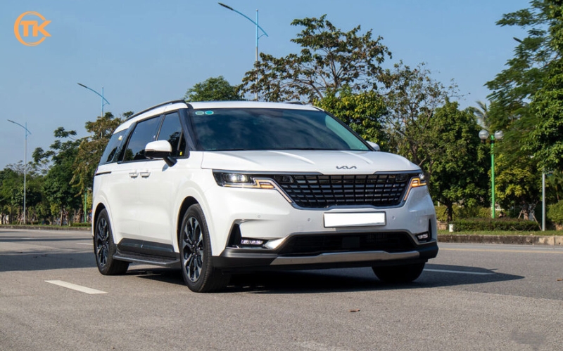 thuê xe Carnival tự lái cam ranh