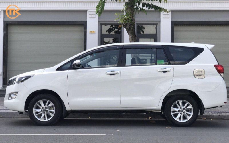 Thuê xe Toyota Innova Venturer tự lái Cam Ranh