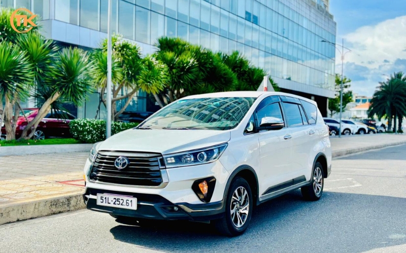 thuê xe Toyota Innova Venturer tự lái cam ranh