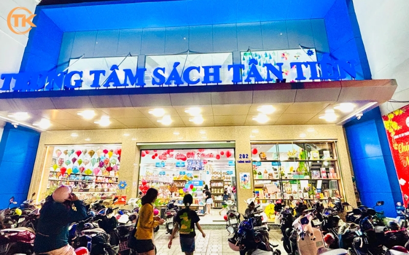 Nhà Sách Tân Tiến Nha Trang